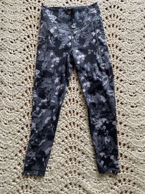 The North Face Women's Black & Gray Printed Leggings